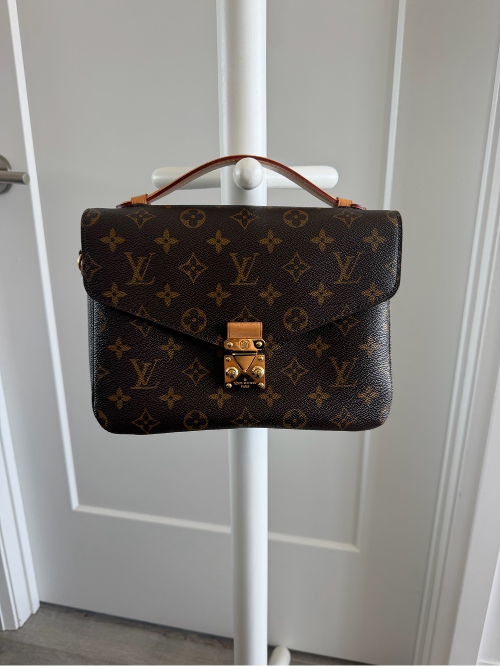 Louis Vuitton Pochette Métis